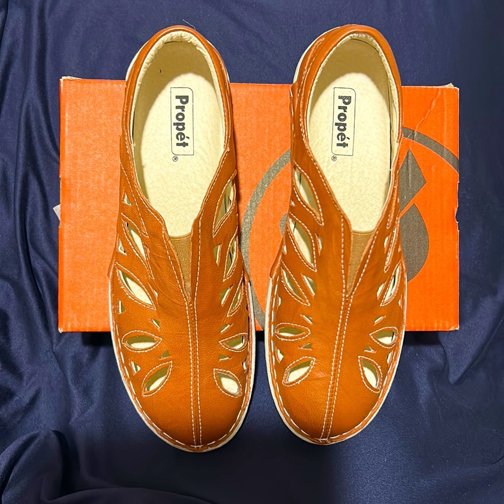 Propét Cami - Women's Lightweight Casual Slip-On Shoes: size 9 wide, Tan